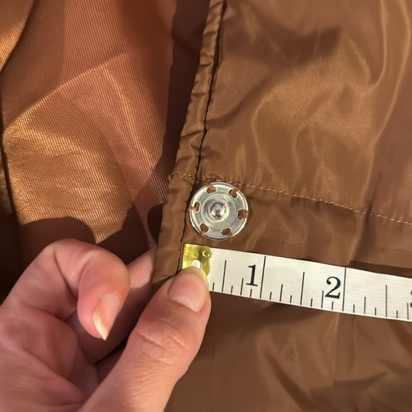 MAJE GUELI Cropped Brown Hooded Puffer - Picture 16 of 16